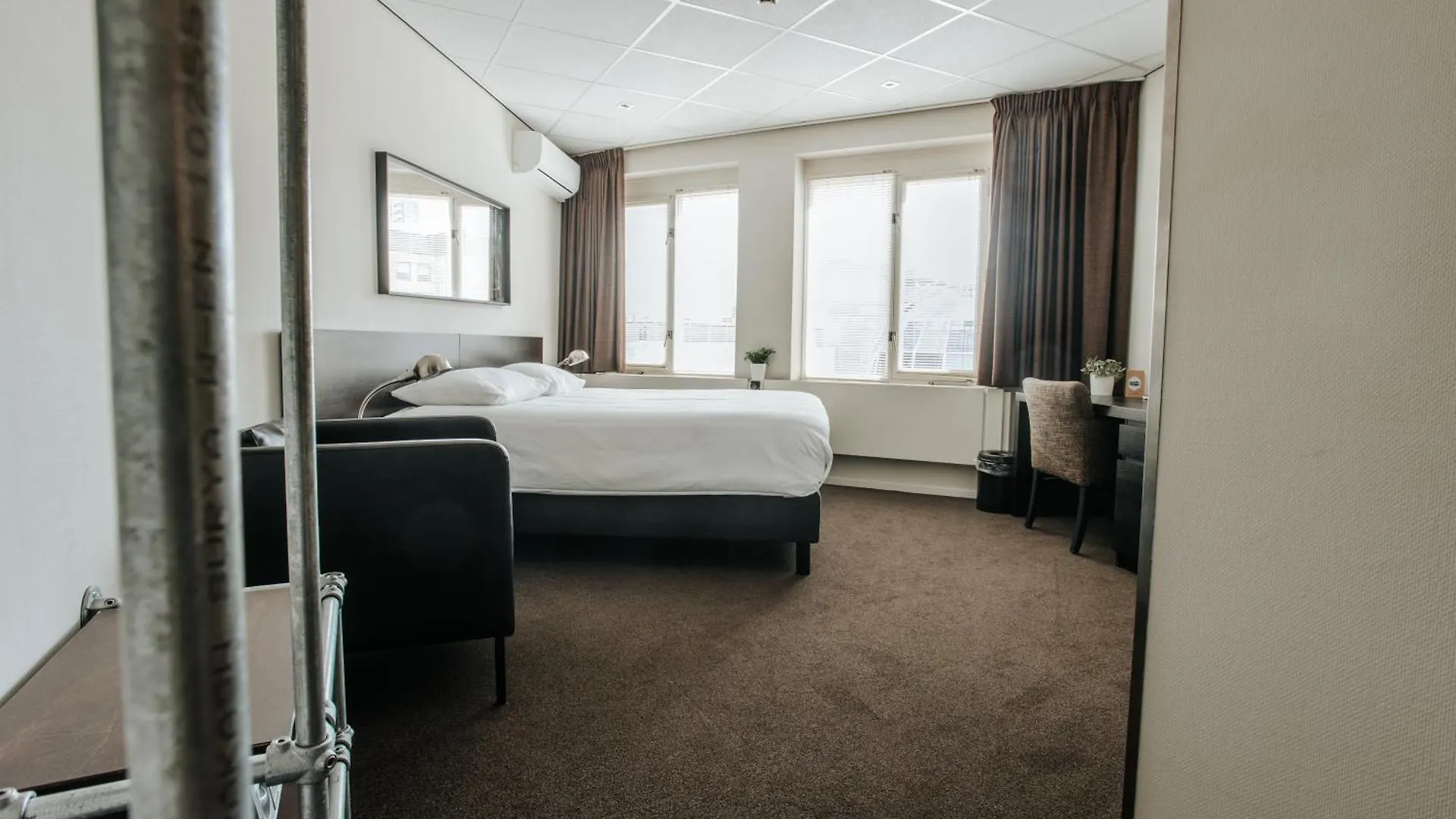 Queen Hotel Eindhoven 3*,  Hollanda