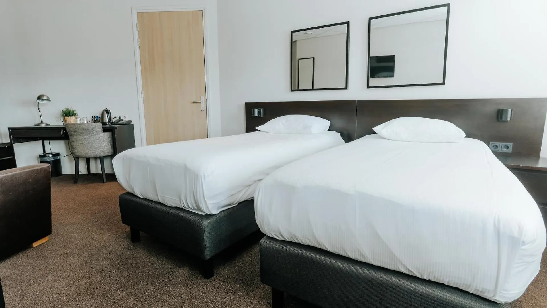 Queen Hotel Eindhoven 3*,  Hollanda
